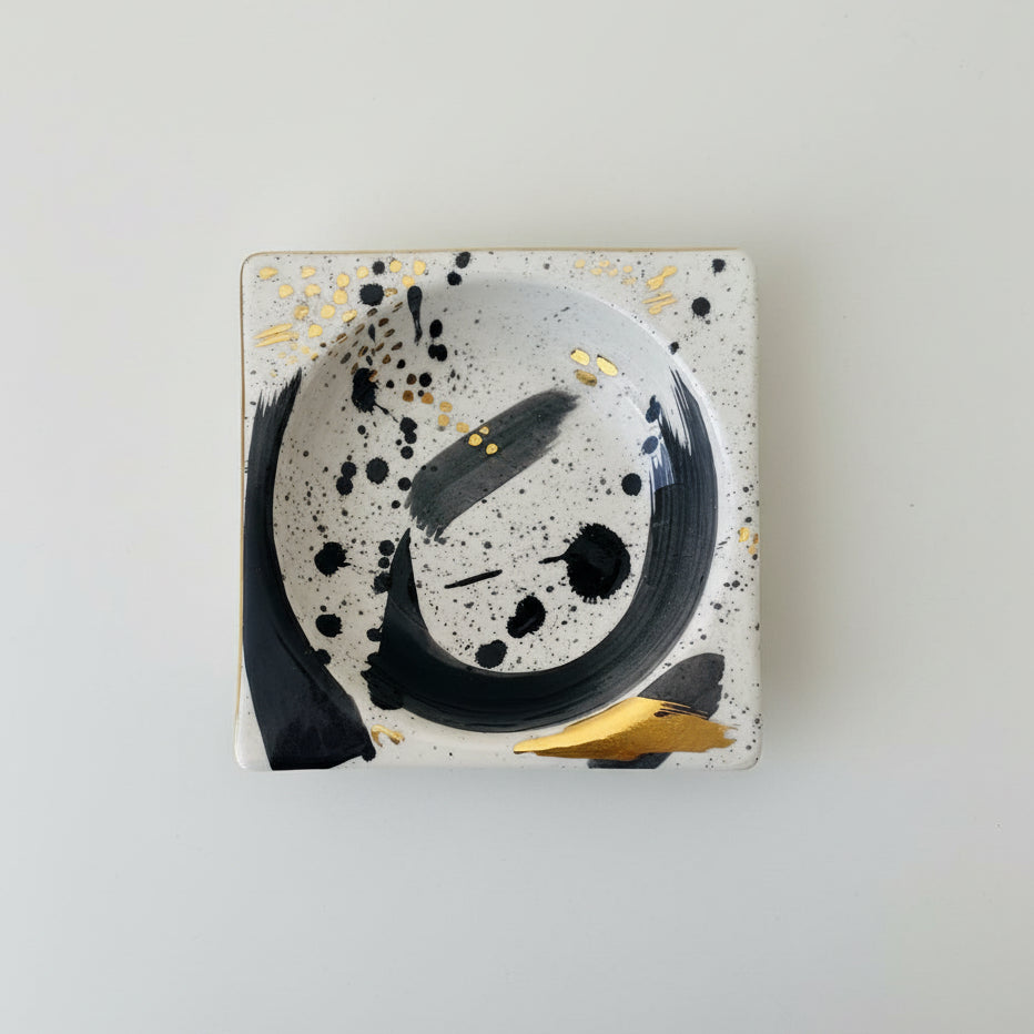 Medium Square Dish Black & Gold